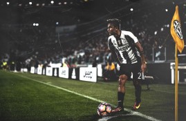 电竞博彩平台-乒超联赛四强战激情夜！马龙里突外投，利雅得新月惊险迈阿密热火